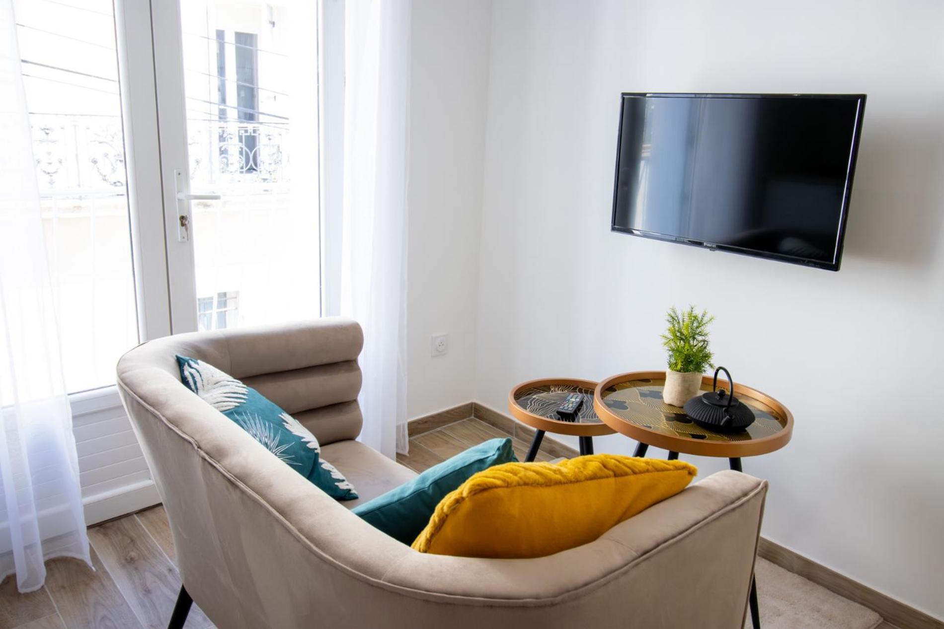 Apartamento Charmant Studio Climatise 'Alma 1' - Beziers Centre - Wifi Fibre - Netflix Exterior foto